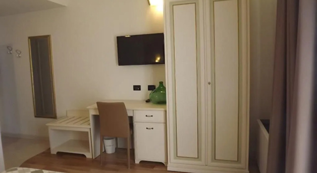 BERTOLA, Book Hotel Adro Franciacorta