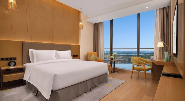 Люкс c 1 комнатой с видом на озеро Holiday Inn Changsha Dawangshan by IHG