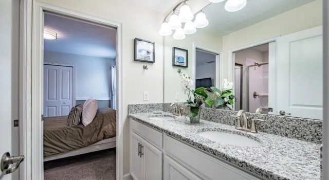 6-Bedroom Villa in Four Corners 1409RF