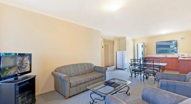 Апартаменты Hopkins House Motel & Apartments
