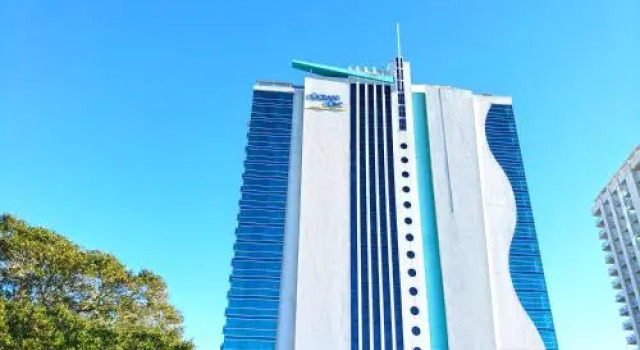 Luxurious Ocean Front 4th Floor Suite with Jet Tub, Забронировать Апартаменты/квартира Отели Южной Каролины с бассейном, Бассейн