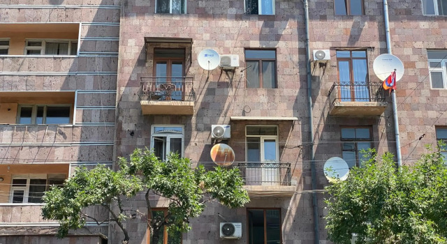 Amiryan street 1 bedroom Deluxe apartment With Balcony AM104