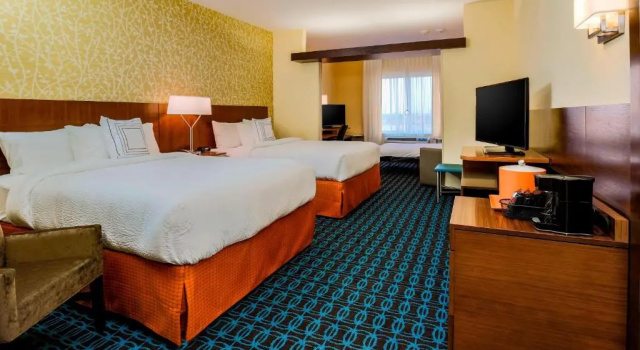 Четырёхместный люкс Fairfield Inn & Suites by Marriott Snyder