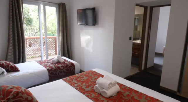 Htel Le Mistral, Rezerwuj Hotel Hotele w Korsyka z parkingiem, Parking