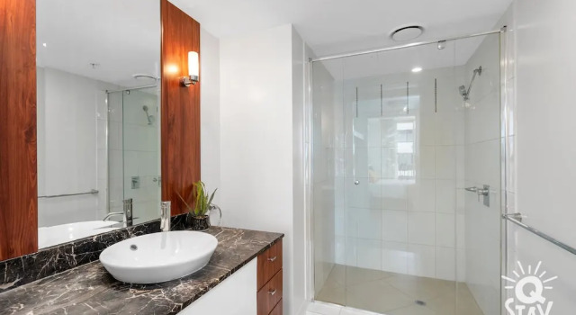 Апартаменты с 2 комнатами с балконом Chevron Renaissance-Resort Style Living managed by Gold Coast Premium