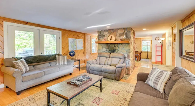 1 Mi to Acadia National Park: Spacious Retreat!, Buchen Sie Ferienhaus Southwest Harbor Maine