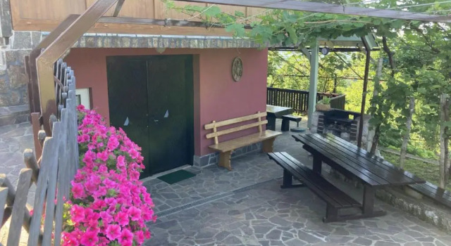 Апартаменты Vineyard cottage Slanc