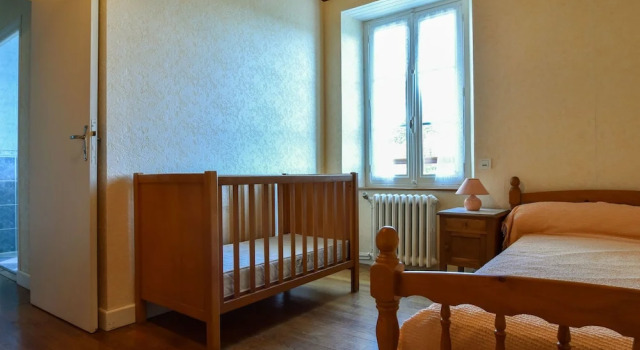 Holiday Home Senezergues, Rezerwuj Hotel Hotele w Owernia z parkingiem, Parking