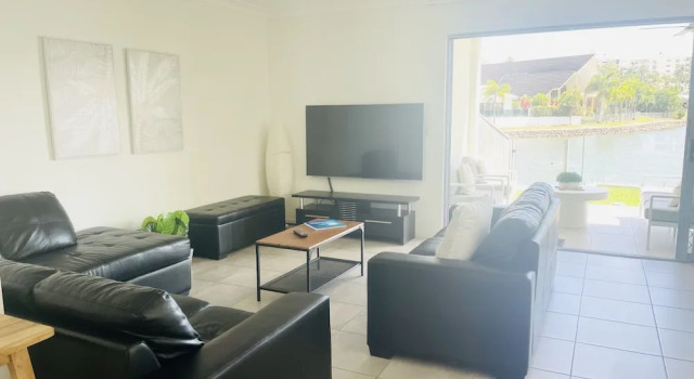 Blue Lagoon Villa B, Book Villa Sommerhuse i Cairns Beaches, Hytte