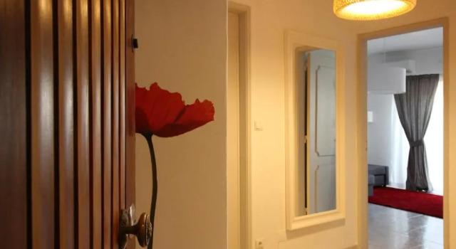 Poppy house in Anjos, Забронировать Отель Арроюш Лиссабон