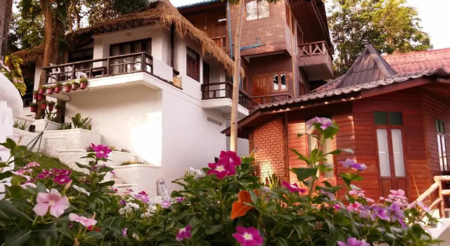 Бунгало Deluxe Clear View Resort