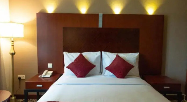 Mra Grand Hotel