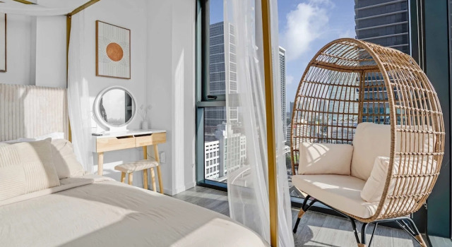 Downtown Miami 2BR Skyline Bay View Balcony Corner Suite Luxe Pad, Забронировать Апартаменты/квартира Апартаменты Miami Metropolitan Area, Апартаменты/квартира