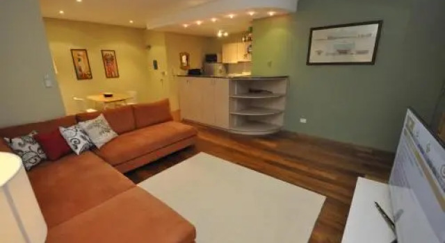 Glebe Self-Contained Modern One-Bedroom Apartment (47ROS), Забронировать Апартаменты/квартира Апартаменты Сиднея, рядом с Рыбный рынок Сиднея, Апартаменты/квартира