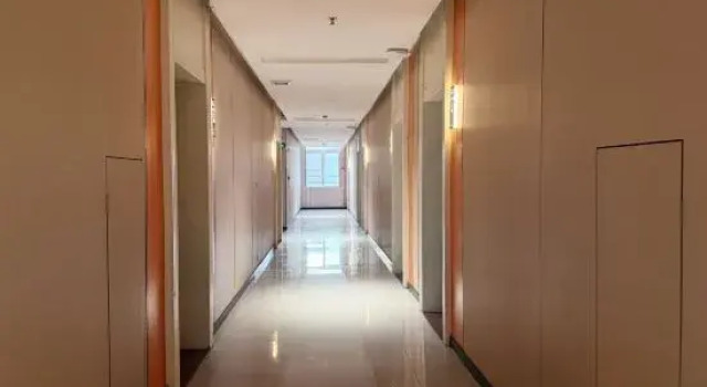 Senlan Light Luxury Hotel (Jiarong Shopping Plaza), Rezervasyon Otel Guangdong otoparklı oteller, Otopark