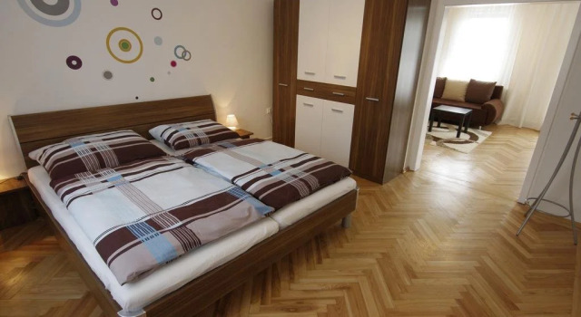 Haus Apricum - schön wohnen & gratis parken, Book Hotel 14. Penzing Vienna