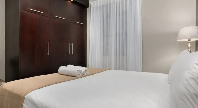 Icon 1010(No Front Desk Contact The Property 5 Days In Advance), Забронировать Отель Отели Кейптауна с парковкой, рядом с Замок Доброй Надежды, Парковка