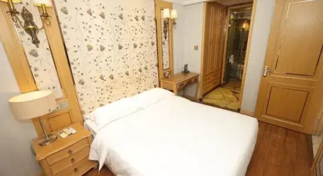 Люкс Royal D House International Service Apartment
