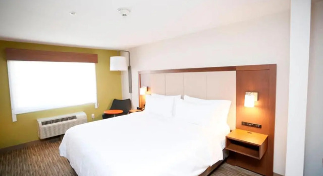 Двухместный люкс Holiday Inn Express