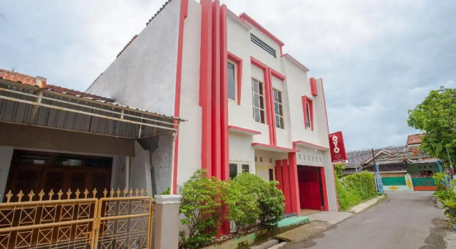 OYO 3060 Al Fatih Guest House Syariah