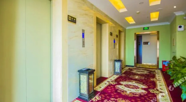 柏斯特酒店(商学院汽车西站店), Book Hotel Yue Lu Changsha, near Wangchengpo Station