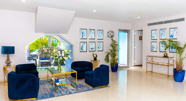 Aqua Hotel & Suites