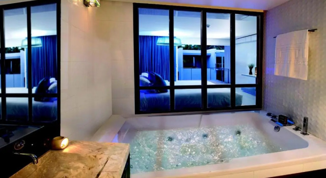 Двухместный номер с балконом и с видом на море KC Beach Club & Pool Villas