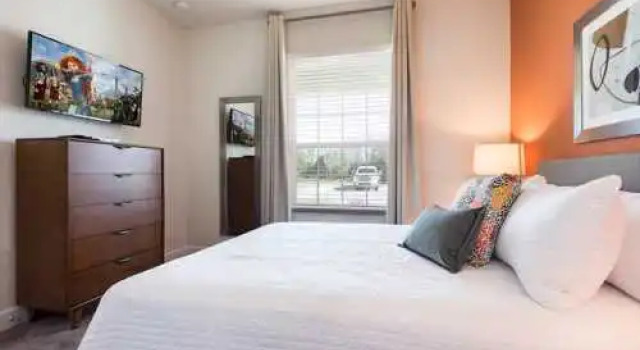 Beautiful 3 Bedroom Suites, 20 Min From Disney