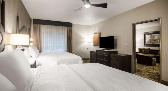 Четырёхместный люкс Homewood Suites By Hilton Salina/Downtown, Ks