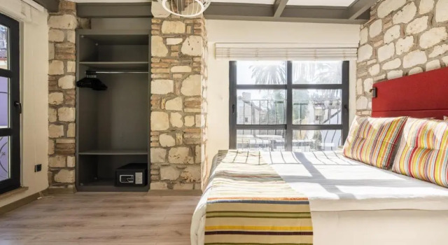 Delightful Flat Near Hadrian s Gate, Забронировать Отель Отели провинции Антальи с парковкой, Парковка