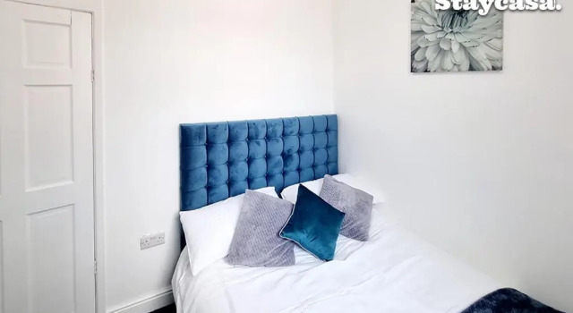 Коттедж Cowesby Co-Living - Private Room Self-Cater