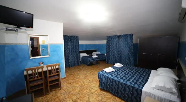 Camera quadrupla Standard Hotel Napoleone