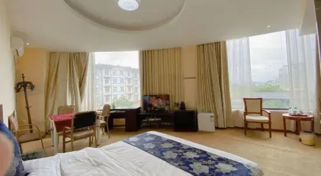Jin Da Lan Yuan Hotel Heqing, Prenota Hotel Hotel a Dali con parcheggio, Parcheggio