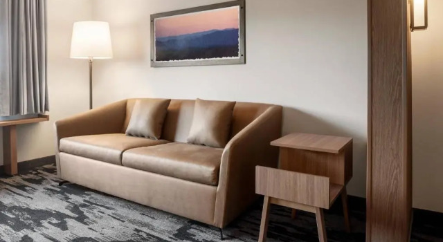 Четырёхместный люкс Fairfield Inn & Suites by Marriott Milwaukee West