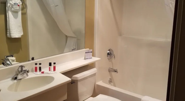 Двухместный люкс Luxury Microtel Inn & Suites by Wyndham Dover New Hampshire