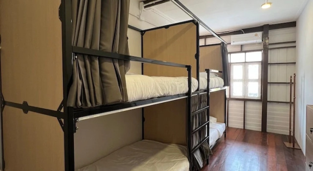Кровать в общем номере (женский номер) House Ju