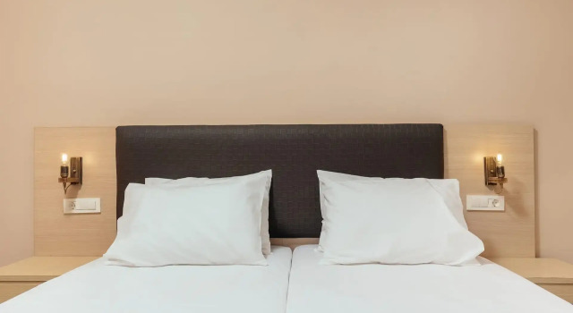 Четырёхместный номер Standard Yakinthos Hotel