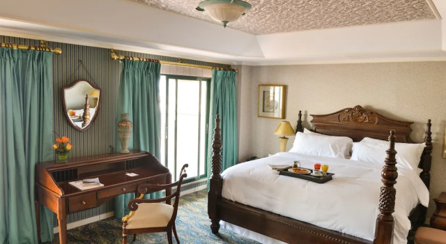 Люкс Presidential с балконом Hotel Plaza Del Libertador