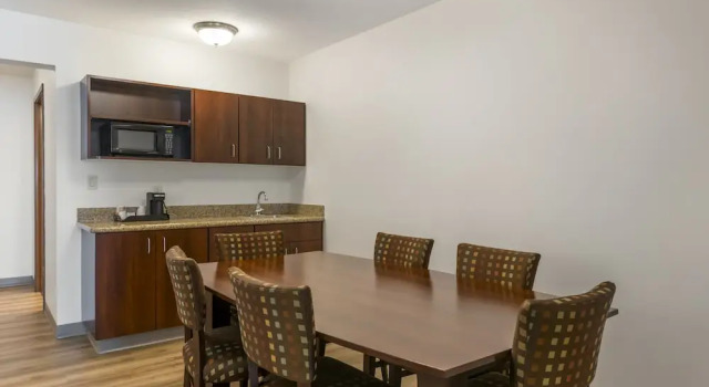 Люкс Business Comfort Suites Conference Center Rapid City