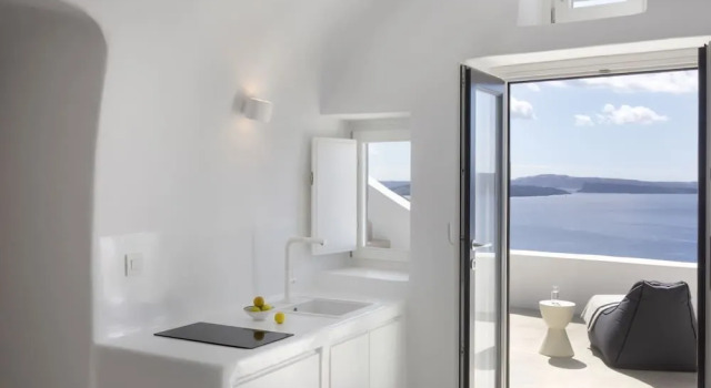 Apanema Cavehouses Santorini