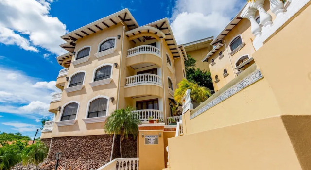 Birds-Eye Ocean View in Nicely Priced Top-Floor Unit in Flamingo, Buchen Sie Hotel Flamingo Guanacaste