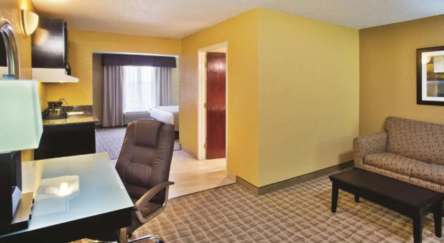 Люкс La Quinta by Wyndham Hot Springs