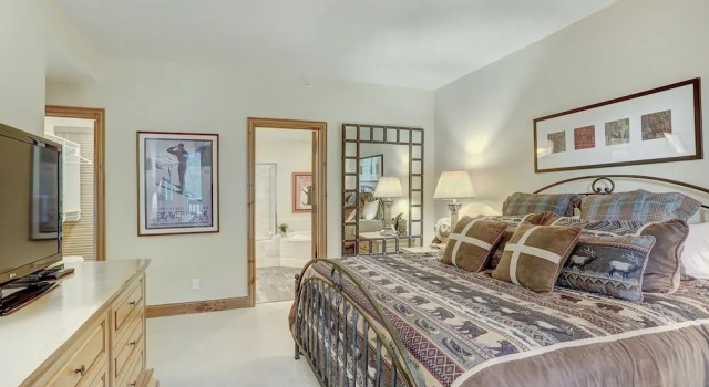 Luxurious 2 Bd With Lift View In Beaver Creek 2 Bedroom Condo by RedAwning