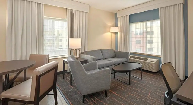 Двухместный люкс c 1 комнатой Holiday Inn Hotel & Suites Maple Grove Northwest Minneapolis-Arbor Lakes by IHG