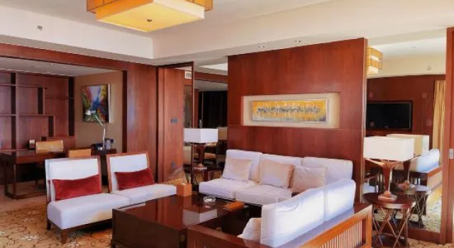 Люкс с балконом и с видом на море Gold Time Hotel
