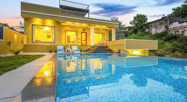 ELIVAAS Lakemount | 2 BHK with Pvt Pool at Fatehsagar Lake
