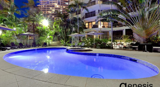 Кровать в общем номере с 2 комнатами Genesis Apartments by Gold Coast Premium