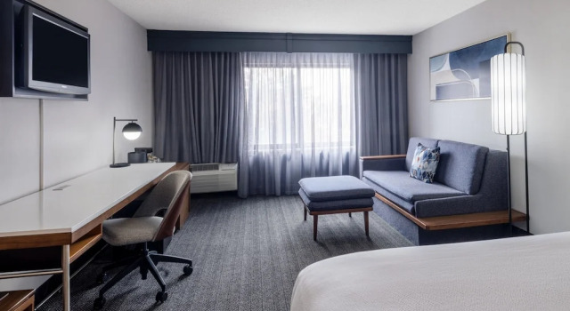 Двухместный номер Standard с балконом Courtyard Salt Lake City Airport