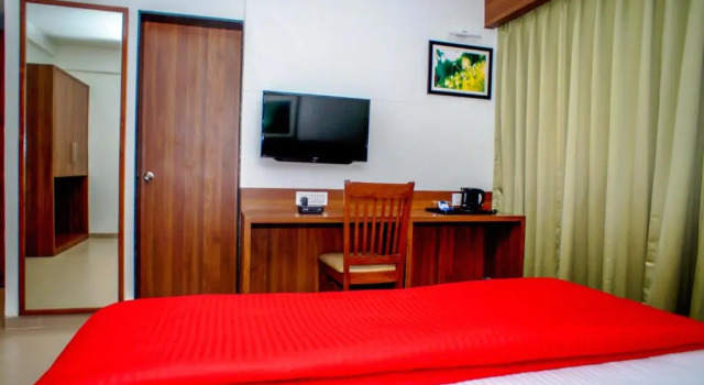 Двухместный номер Deluxe Mastiff Hotel Chinchwad by OTHPL