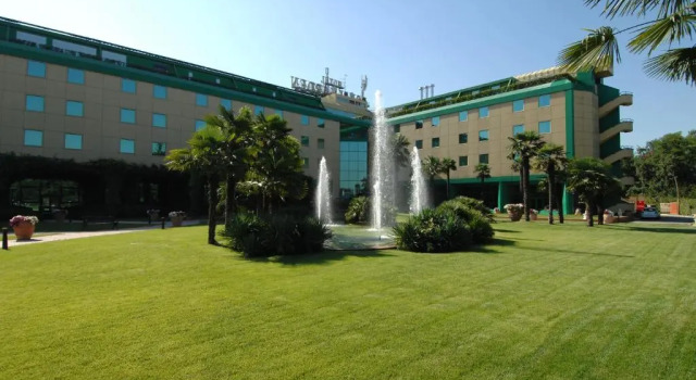 Отель Royal Garden